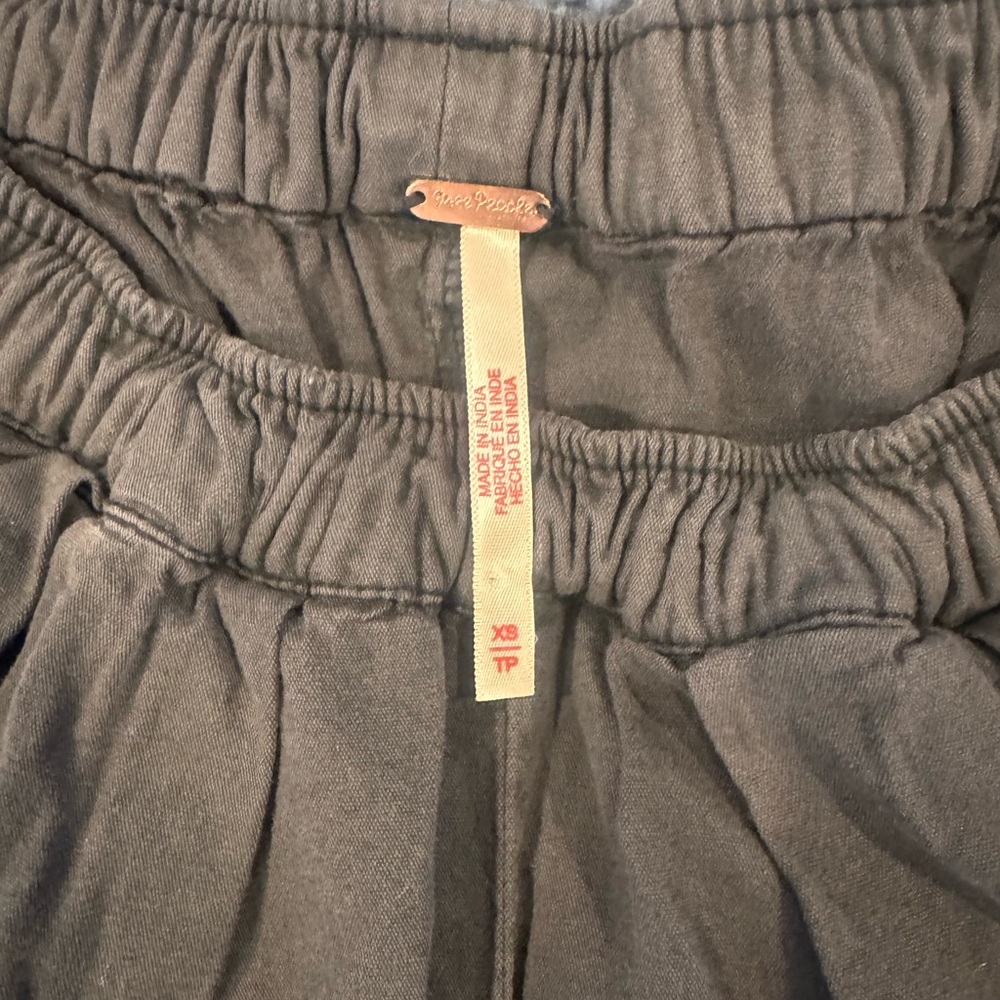 Free People Dark Gray Joggers Size Xs will fit up to medium